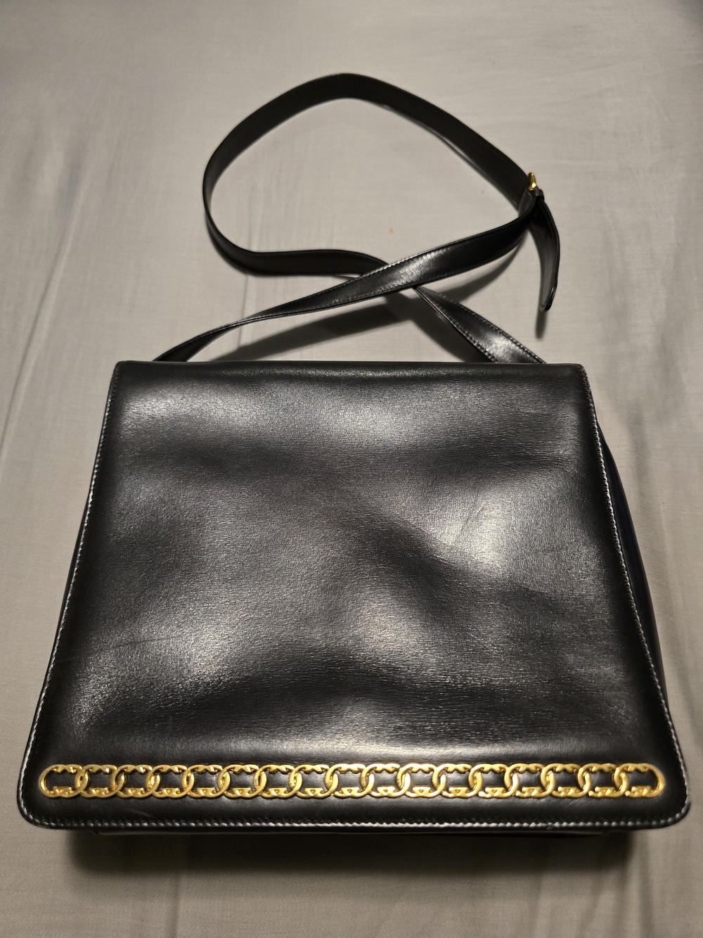 Gucci Vintage Black Leather Shoulder Bag Gold HW Suede Interior Adjustable Strap